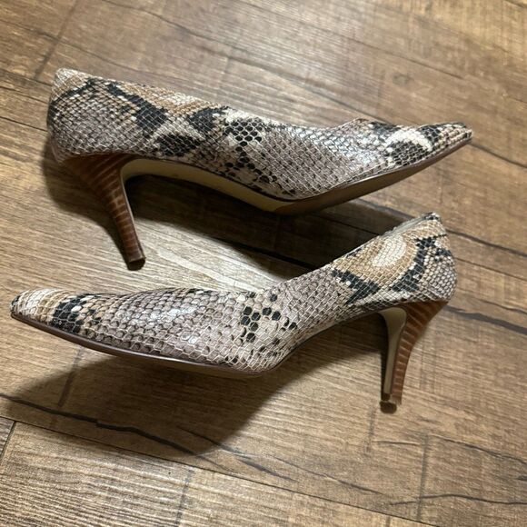NEW Cole Haan snakeskin point toe heels - Picture 4 of 5